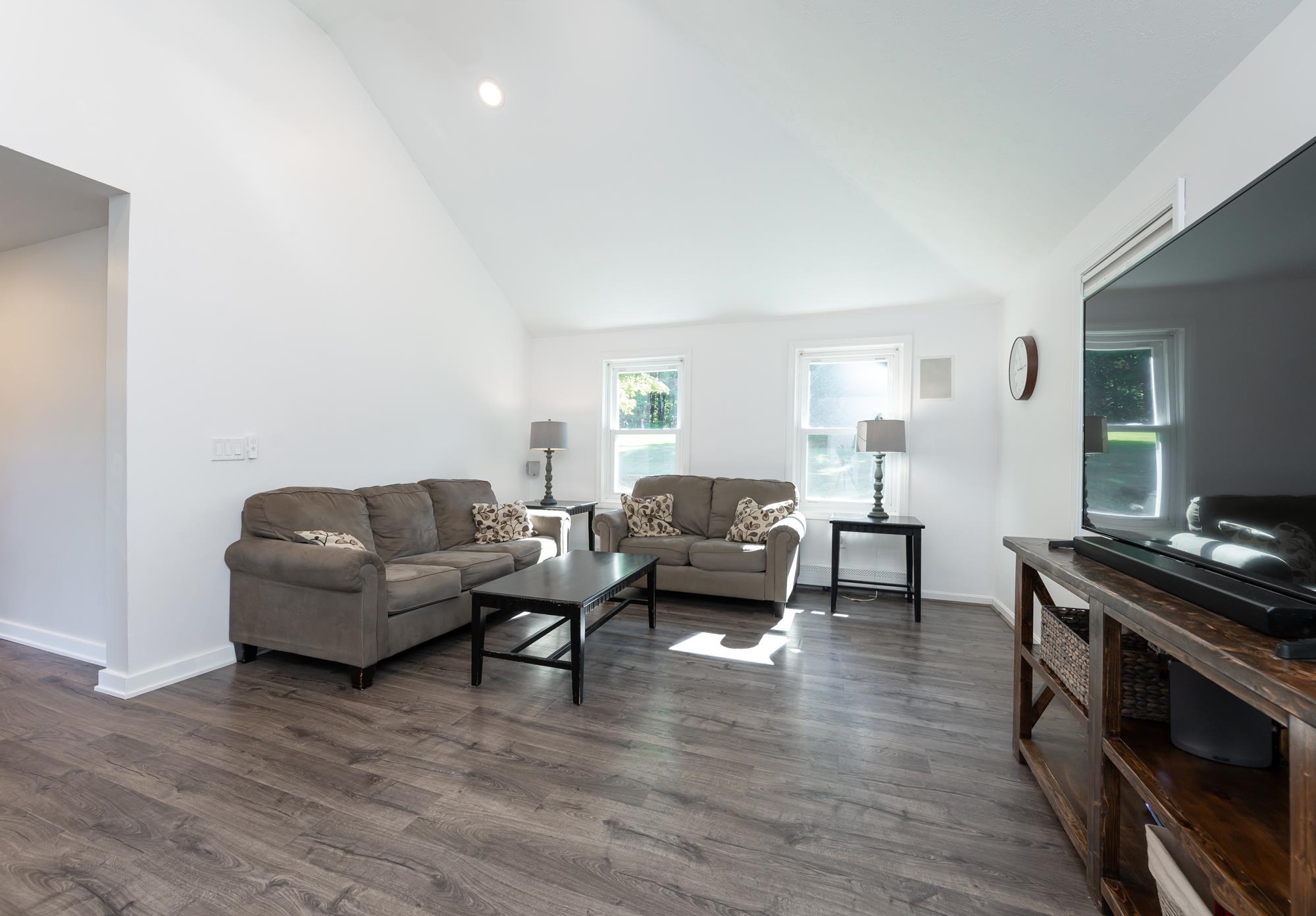 60 Pinecrest Drive Bedford, NH 03110 - Photo 9 of 46