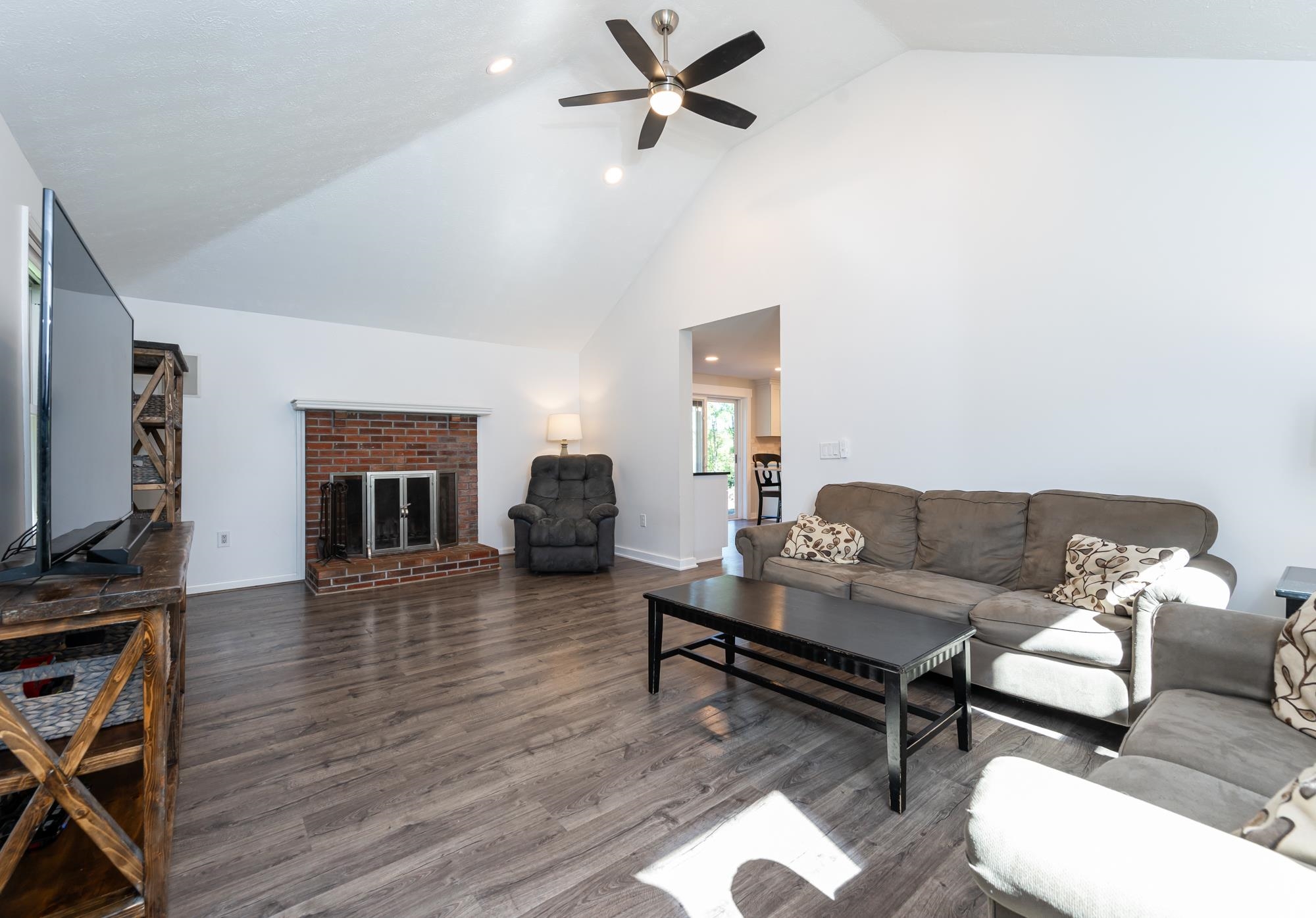 60 Pinecrest Drive Bedford, NH 03110 - Photo 10 of 46