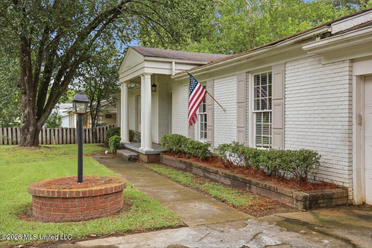 804 Dunton Road Clinton, MS 39056 - Photo 3 of 33 05-804 Dunton Rd _ Hometoursms.com