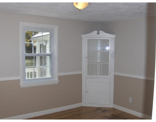 39 Dunster Road Bedford, MA 01730 - Photo 3 of 6 Gallery Image 3