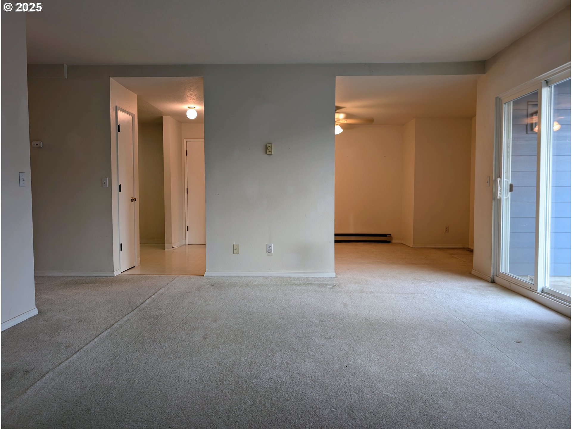 8720 Southwest Tualatin Road, Unit 201 Tualatin, OR 97062 - Photo 9 of 24 Living Room