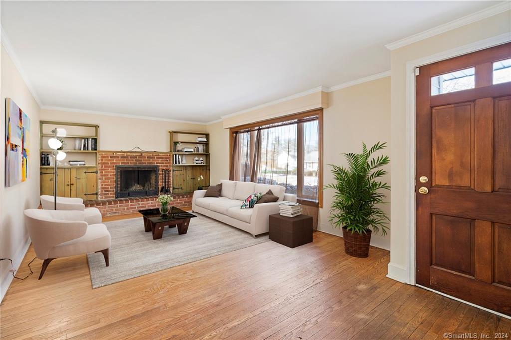 28 Oakridge Road Waterbury, CT 06706 - Photo 1 of 1 Gallery Image 1