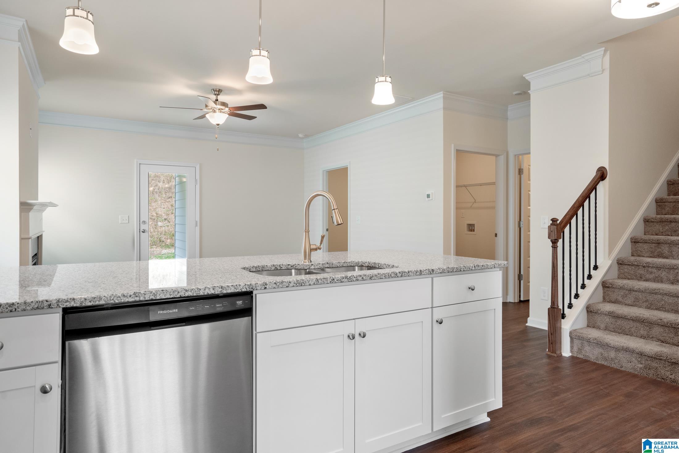 868 Ridgeway Avenue Columbiana, AL 35051 - Photo 9 of 22