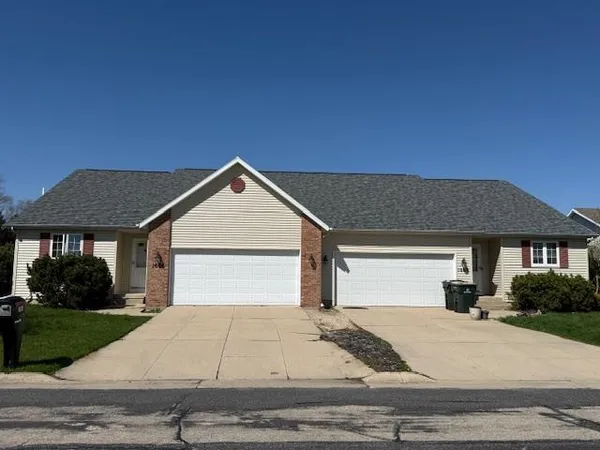 $2,375 | 1066 School Street, Sun Prairie, WI 53590