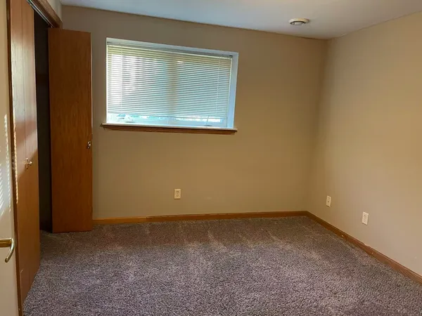 $2,295 | 1066 School Street, Sun Prairie, WI 53590