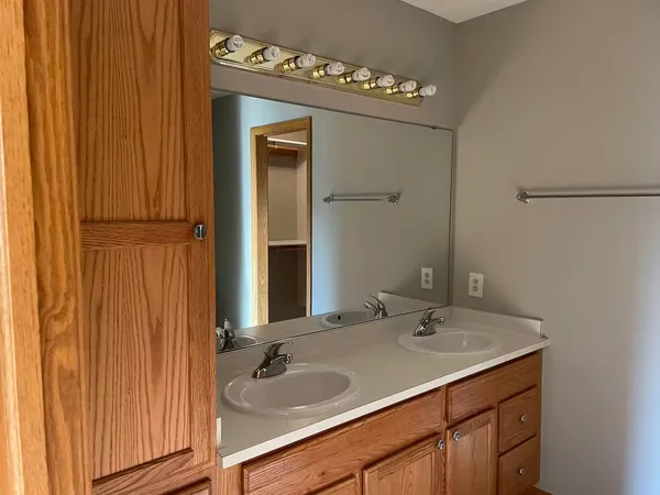 $2,375 | 1066 School Street, Sun Prairie, WI 53590