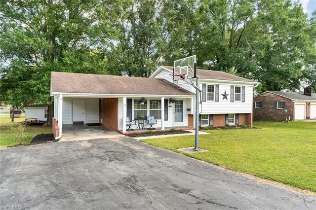 $244,000 | 109 13th Avenue, Mayodan, NC 27027