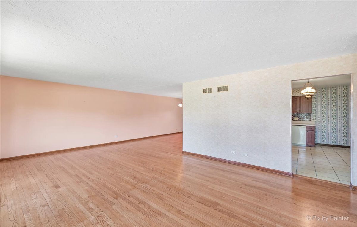 505 North Green Ridge Street Addison, IL 60101 - Photo 2 of 29