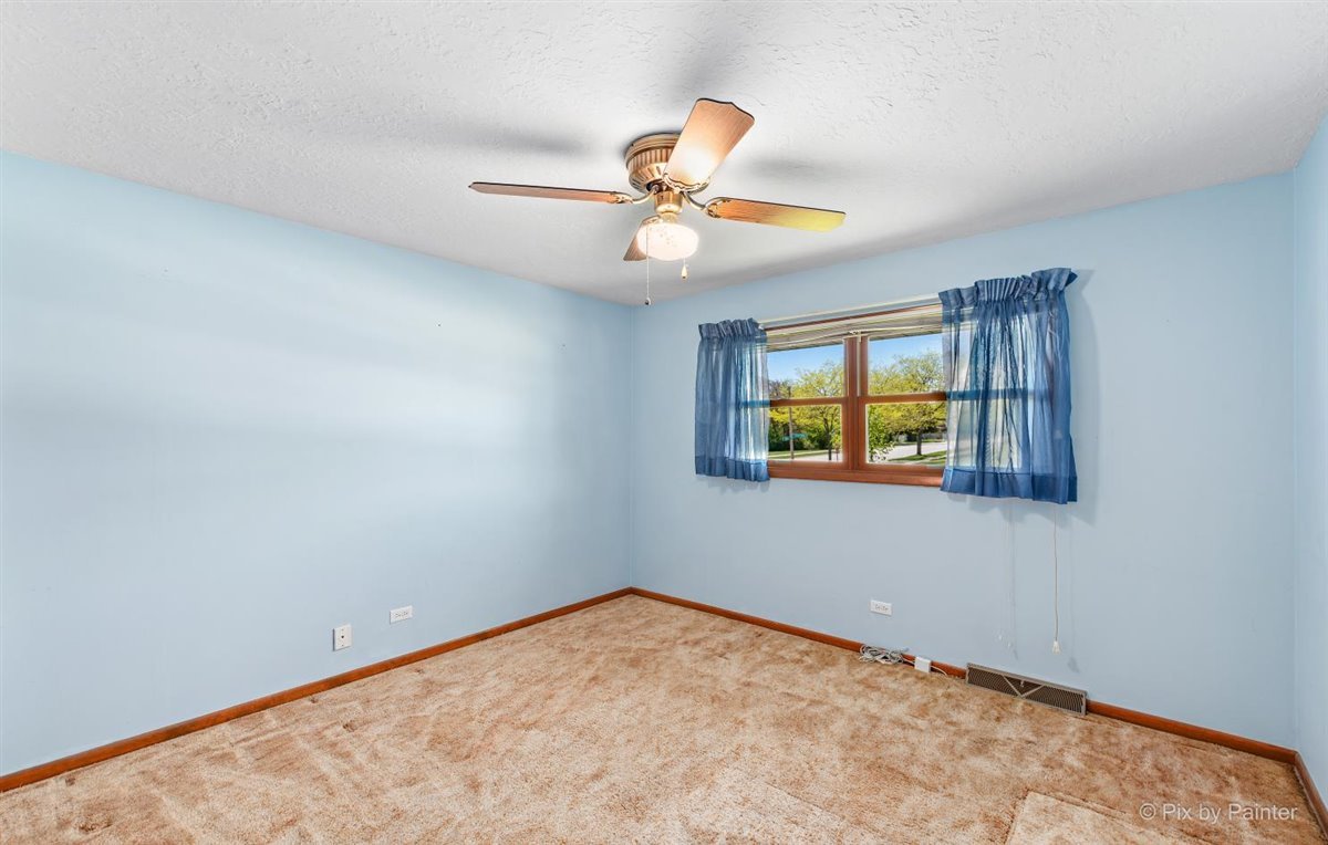 505 North Green Ridge Street Addison, IL 60101 - Photo 13 of 29