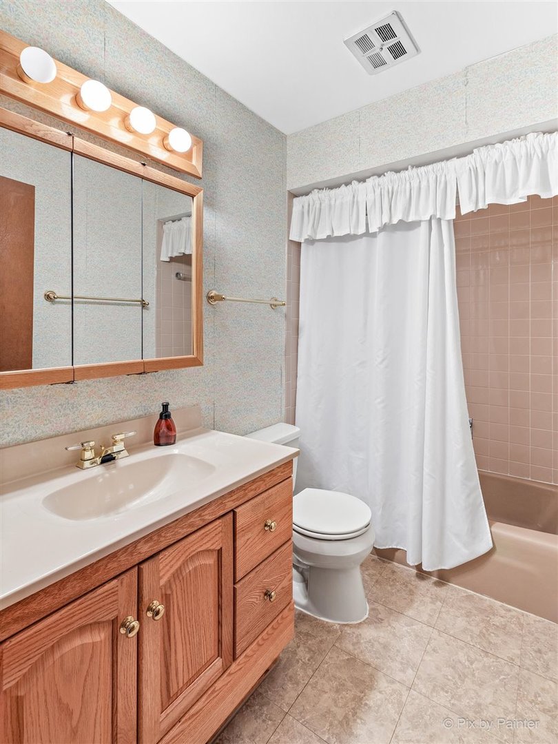 505 North Green Ridge Street Addison, IL 60101 - Photo 15 of 29