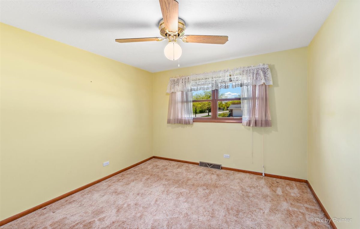 505 North Green Ridge Street Addison, IL 60101 - Photo 16 of 29