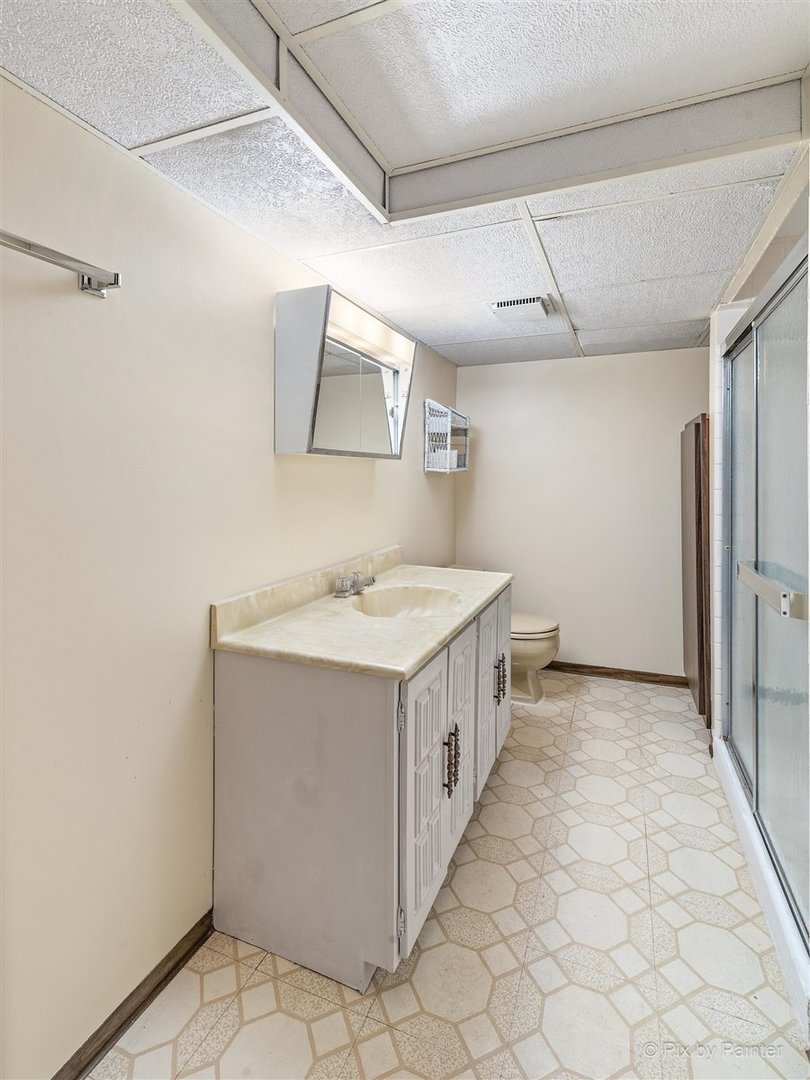 505 North Green Ridge Street Addison, IL 60101 - Photo 20 of 29