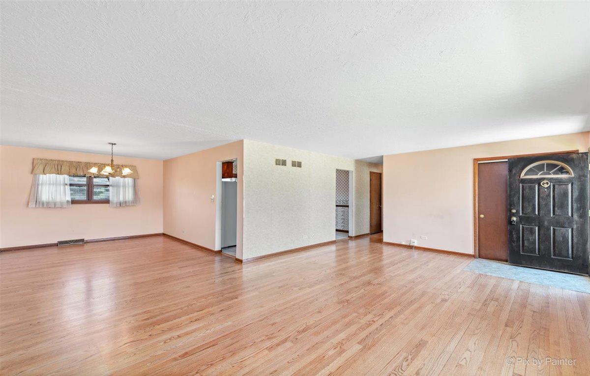505 North Green Ridge Street Addison, IL 60101 - Photo 3 of 29