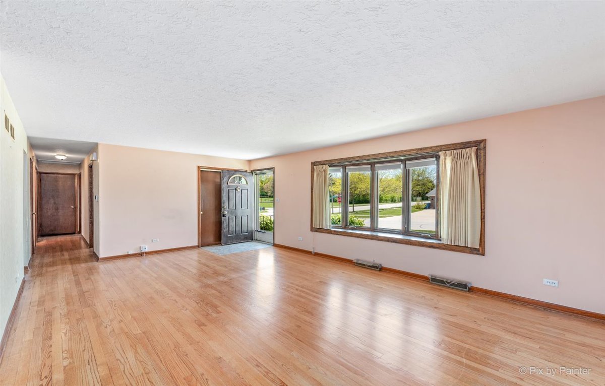505 North Green Ridge Street Addison, IL 60101 - Photo 4 of 29
