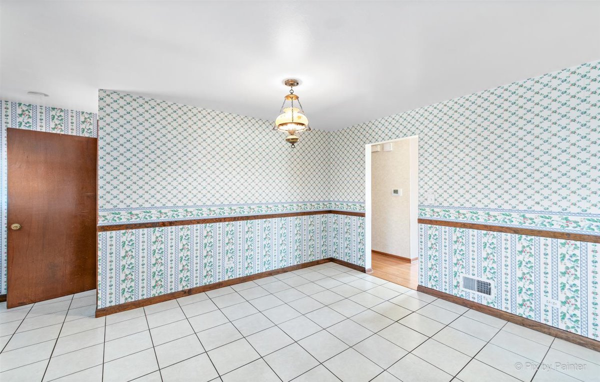 505 North Green Ridge Street Addison, IL 60101 - Photo 8 of 29