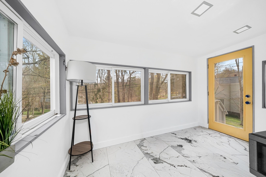 36 Whittier Road Haverhill, MA 01830 - Photo 4 of 32