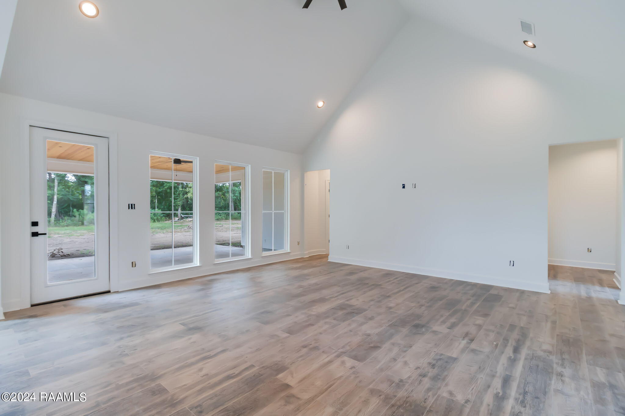724 Kilchrist Road Carencro, LA 70520 - Photo 5 of 17 3-web-or-mls-724 Kilchrist-2