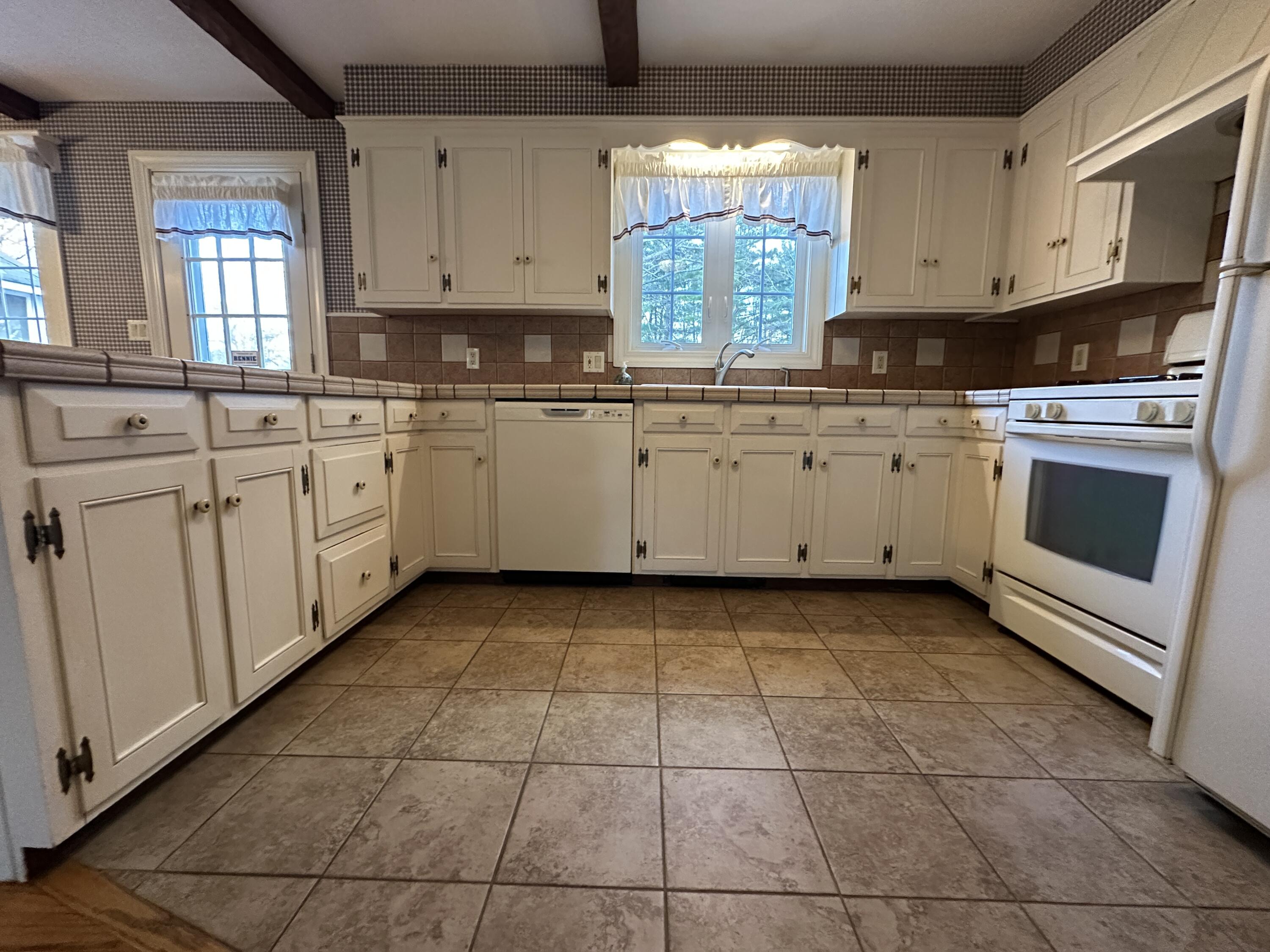 1 Pine Ridge Road Saco, ME 04072 - Photo 6 of 54 kitchen cabinet sq.2