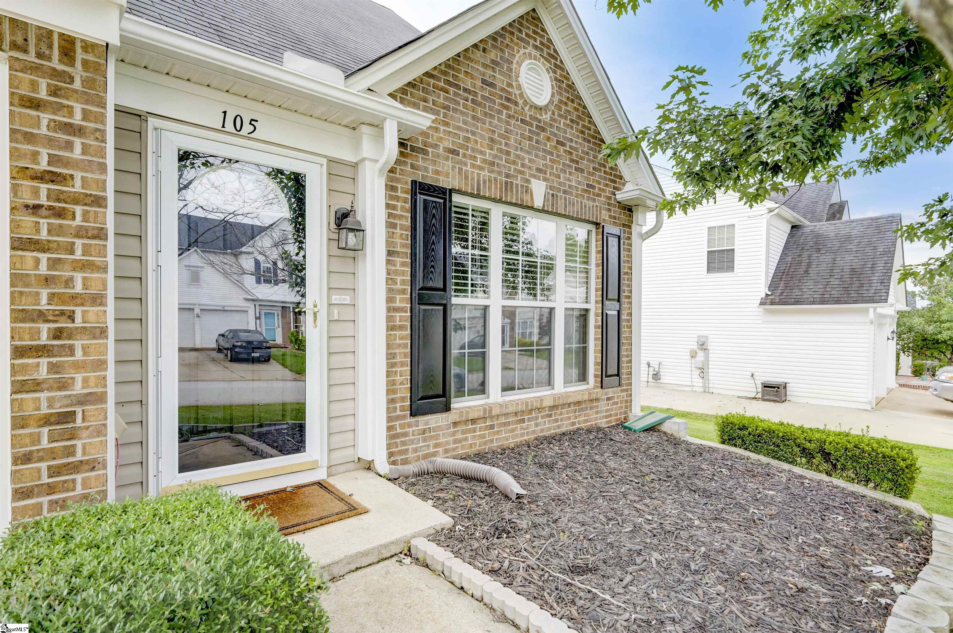 105 Innisbrook Lane Simpsonville, SC 29681 - Photo 3 of 33 Gallery Image 3