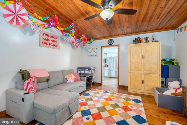$199,900 | 207 Shenandoah Avenue, Oakland, MD 21550