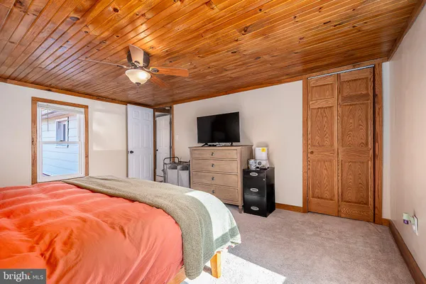 $199,900 | 207 Shenandoah Avenue, Oakland, MD 21550