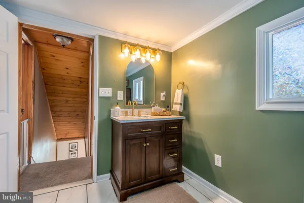 $199,900 | 207 Shenandoah Avenue, Oakland, MD 21550