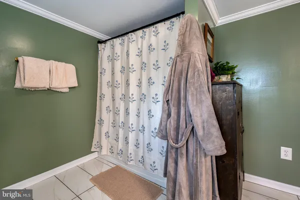 $199,900 | 207 Shenandoah Avenue, Oakland, MD 21550