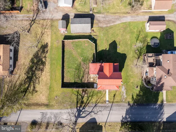 $199,900 | 207 Shenandoah Avenue, Oakland, MD 21550