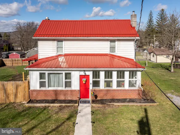 $199,900 | 207 Shenandoah Avenue, Oakland, MD 21550