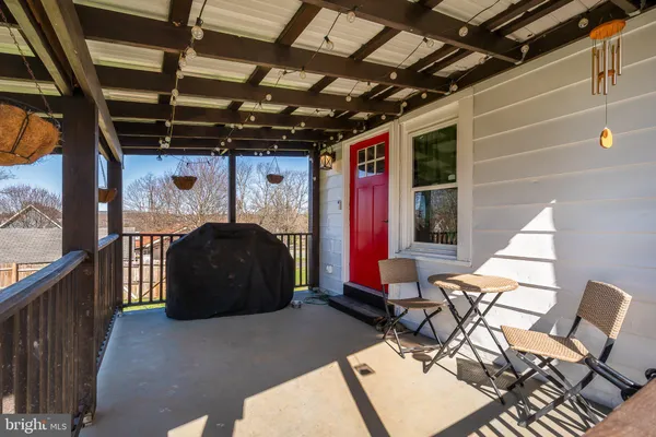 $199,900 | 207 Shenandoah Avenue, Oakland, MD 21550