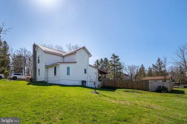 $199,900 | 207 Shenandoah Avenue, Oakland, MD 21550