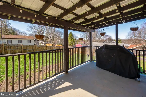 $199,900 | 207 Shenandoah Avenue, Oakland, MD 21550