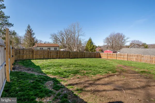 $199,900 | 207 Shenandoah Avenue, Oakland, MD 21550