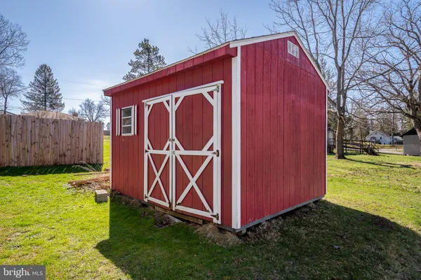 $199,900 | 207 Shenandoah Avenue, Oakland, MD 21550