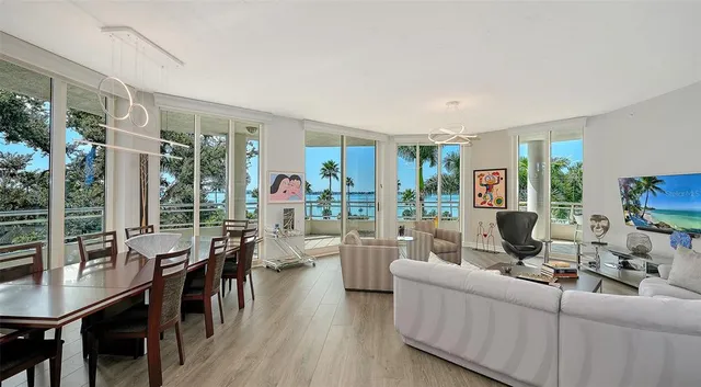 a view of a yard with palm trees