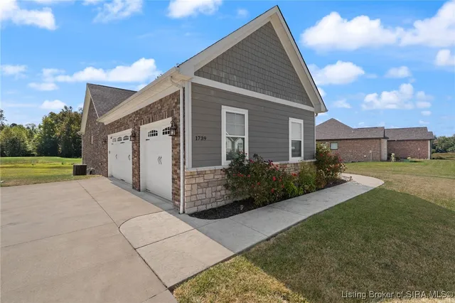 $579,900 | 1739 Augusta Parkway, Henryville, IN 47126
