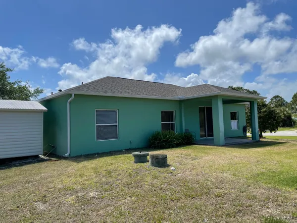 $2,200 | 3804 13th Street, Sebastian, FL 32976