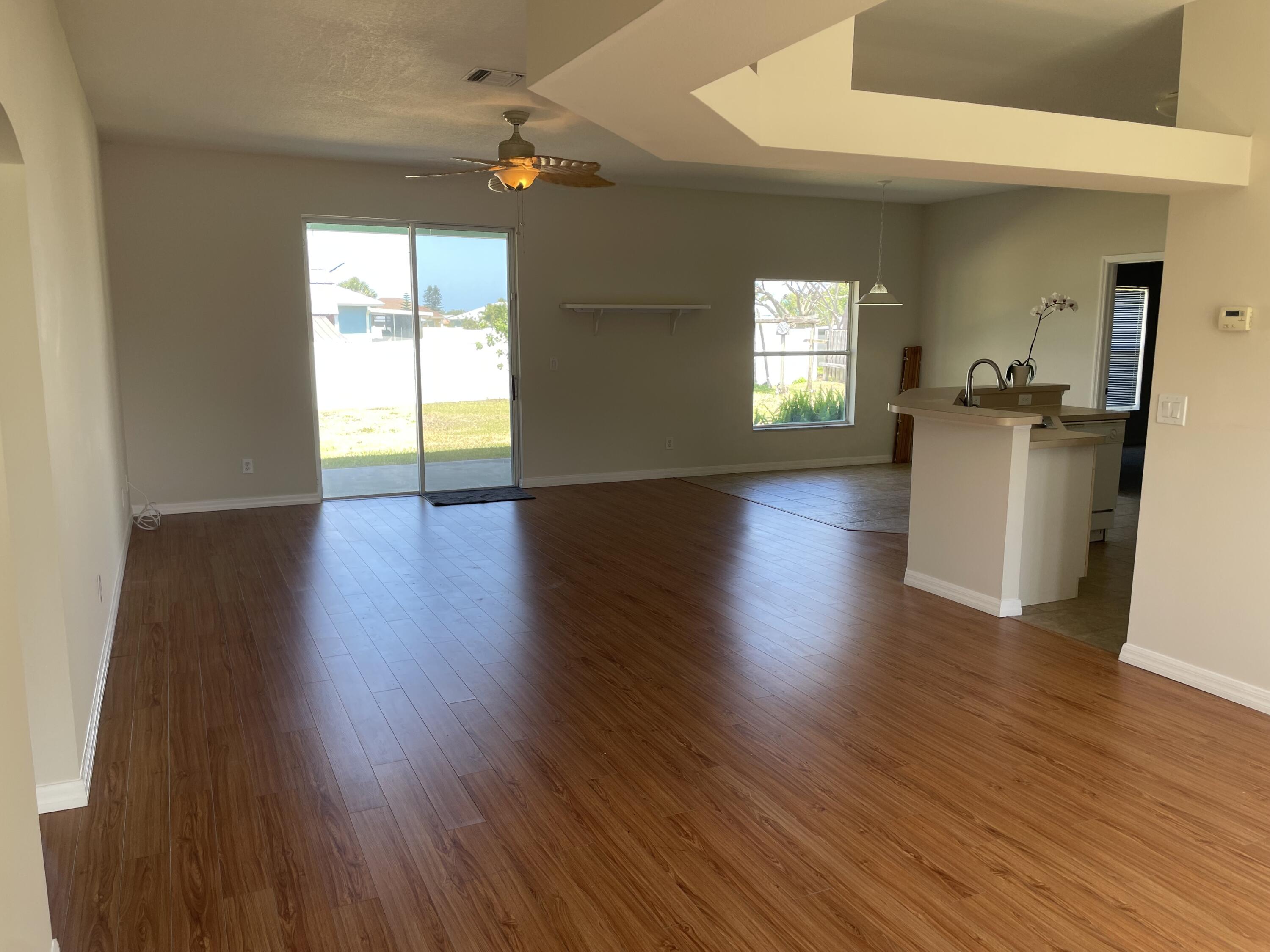 3804 13th Street Sebastian, FL 32976 - Photo 5 of 15 IMG_0312