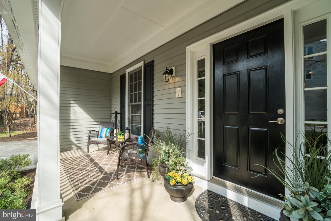 6207 Cardinal Brook Court Springfield, VA 22152 - Photo 3 of 47 Gallery Image 3