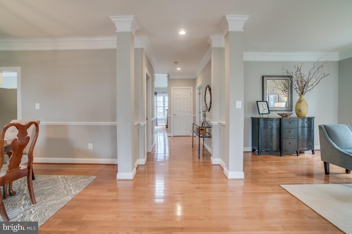 6207 Cardinal Brook Court Springfield, VA 22152 - Photo 5 of 47 Gallery Image 5