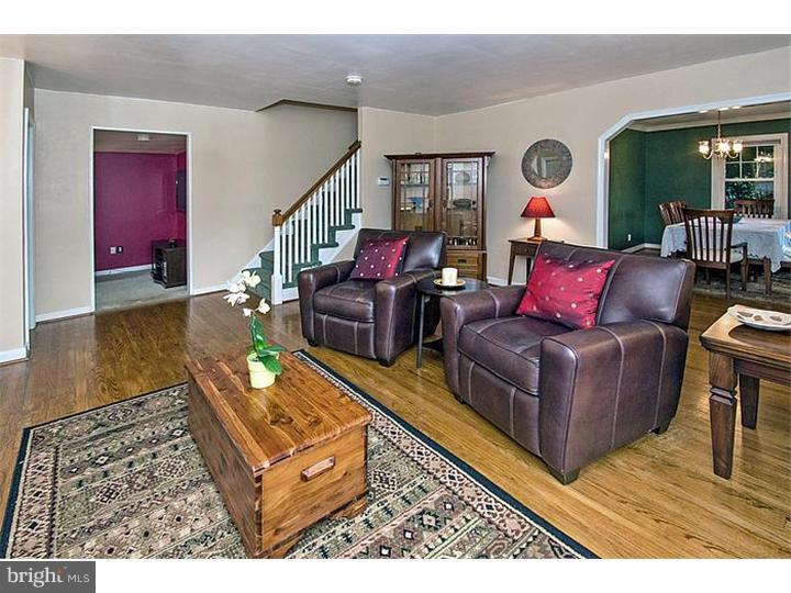 2153 Rush Road Abington, PA 19001 - Photo 3 of 25 Living Room