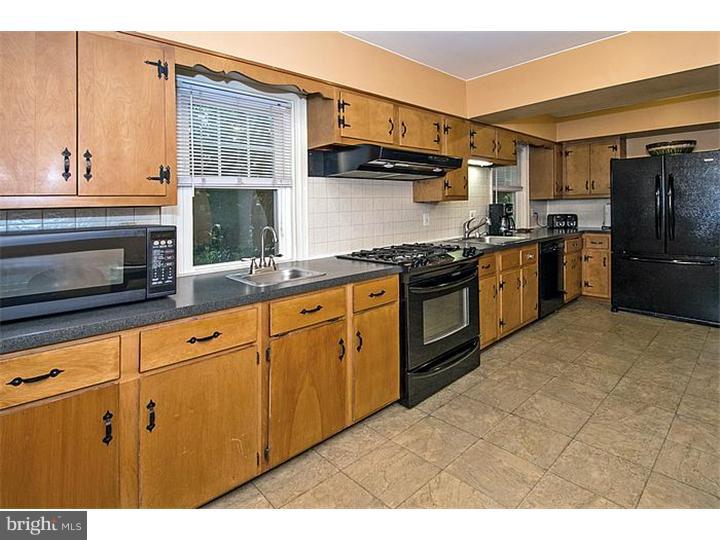 2153 Rush Road Abington, PA 19001 - Photo 7 of 25 Kitchen