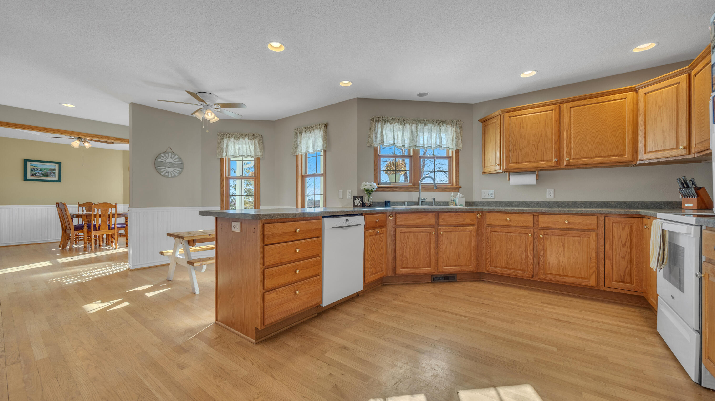 5735 Wind Dancer Court Sheboygan, WI 53081 - Photo 4 of 38 Kitchen 1