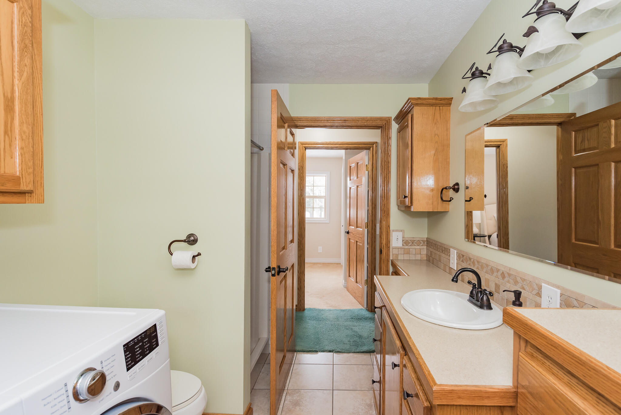 2630 Baldwin Street Jenison, MI 49428 - Photo 36 of 62 Full Bath/Laundry