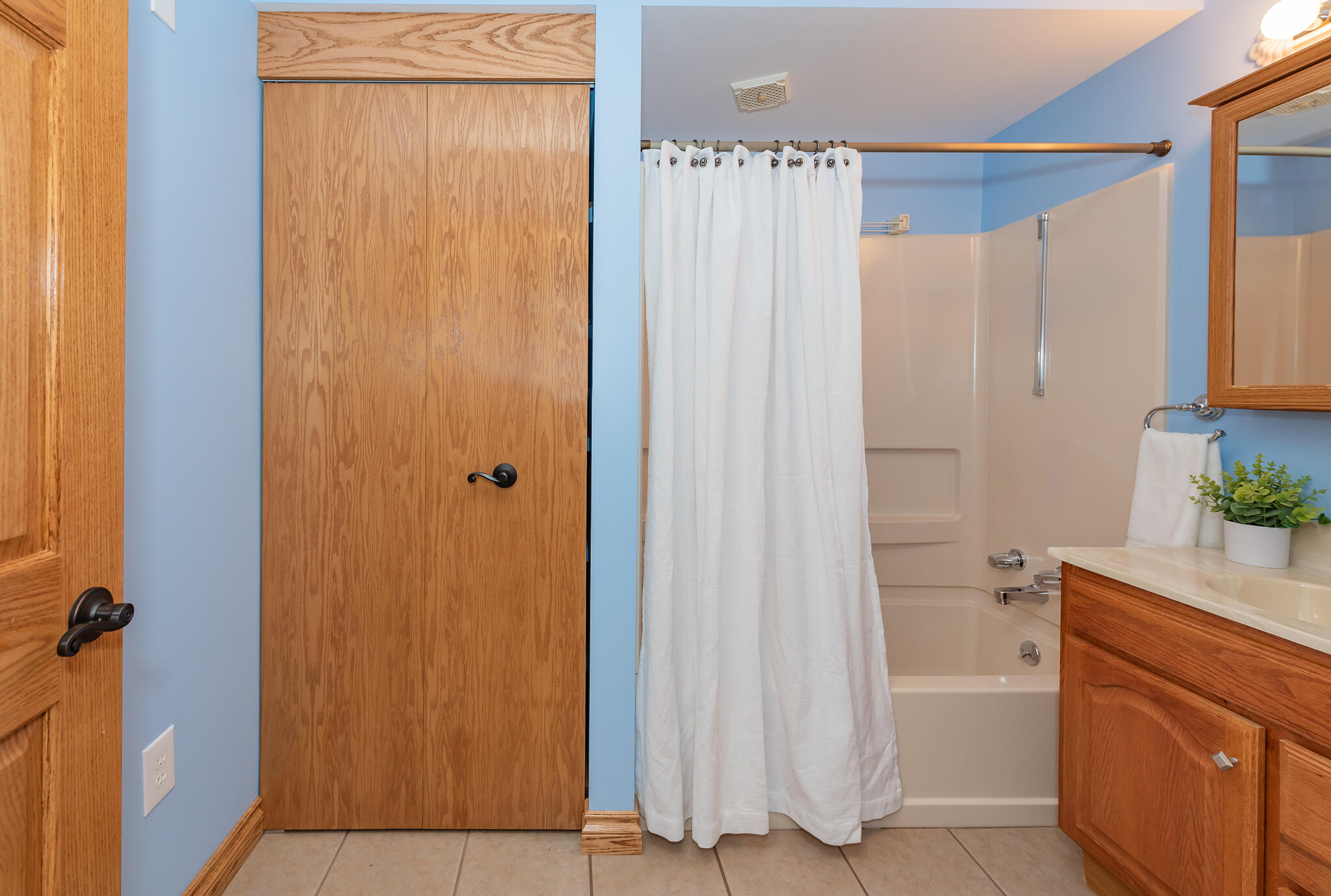 2630 Baldwin Street Jenison, MI 49428 - Photo 42 of 62 Full Bath