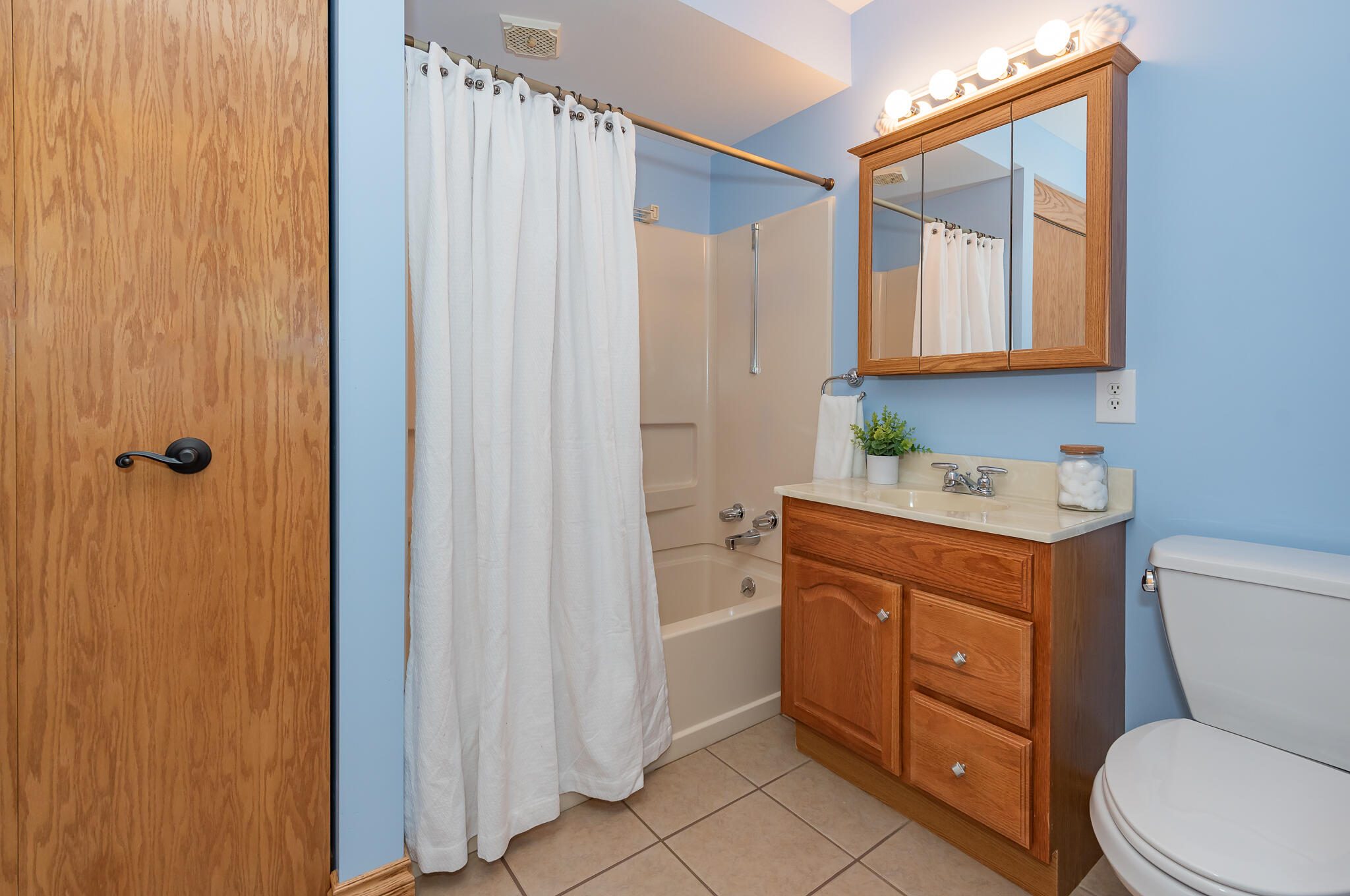2630 Baldwin Street Jenison, MI 49428 - Photo 43 of 62 Full Bath