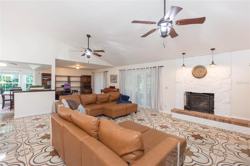 13001 Sydney Road Dover, FL 33527 - Photo 12 of 52