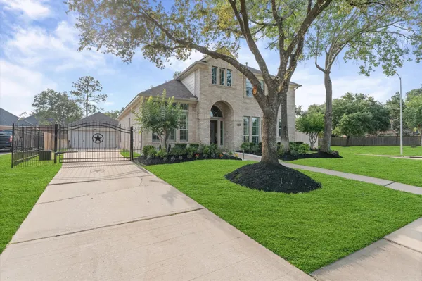 $525,000 | 13735 Greenwood Manor Drive, Cypress, TX 77429
