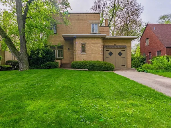 $499,900 | 522 Byrd Road, Riverside, IL 60546