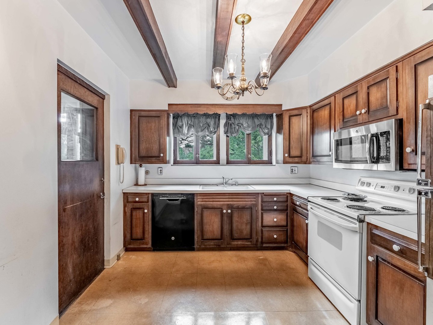 522 Byrd Road Riverside, IL 60546 - Photo 11 of 33